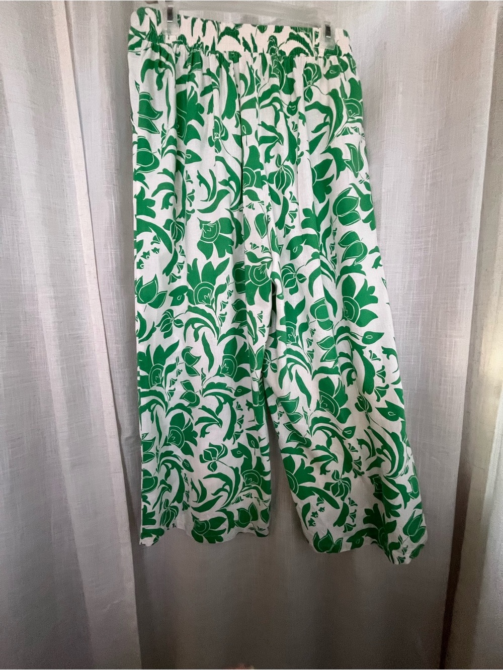 wide legs cropped linen blend pants.green paisley on white L - Picture 3 of 9